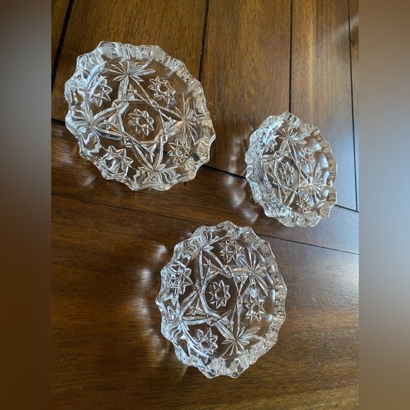 Set of 3 Vintage Crystal Cut Glass Ash Trays - Picture 6 of 11